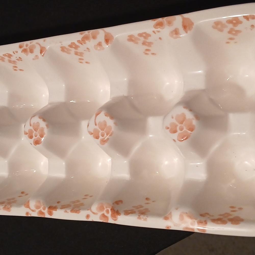 White and Pink Floral Egg Holder - Picture 5 of 6